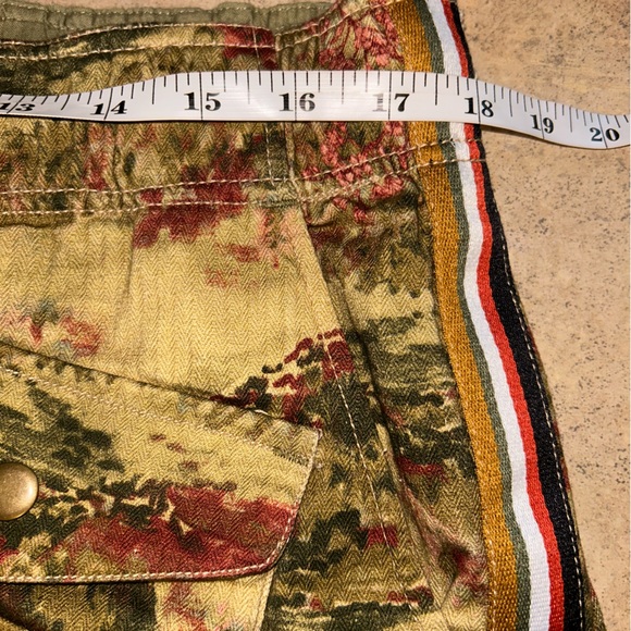 Free People Waimea Slouchy Floral Print Shorts - Picture 10 of 12